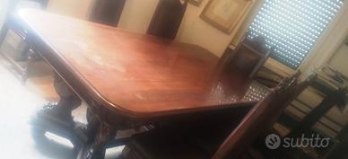 Tavolo da pranzo antico con 10 sedie