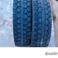 Coppia di gomme usate 295 60 22.5 goodyear