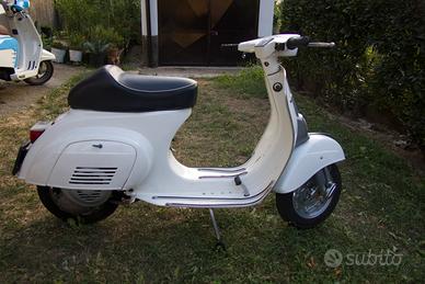 Vespa 50 special bianca 102