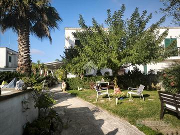 VILLA A SCHIERA A NOICATTARO