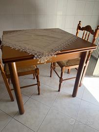 Tavolo da pranzo in legno allungabile
