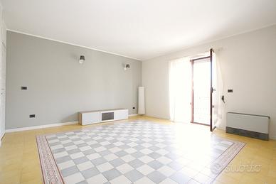 Ampia abitazione in zona centrale