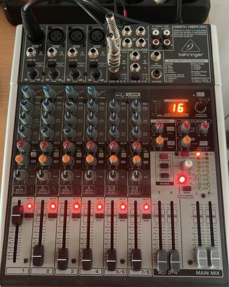 Mixer 12 canali beringer