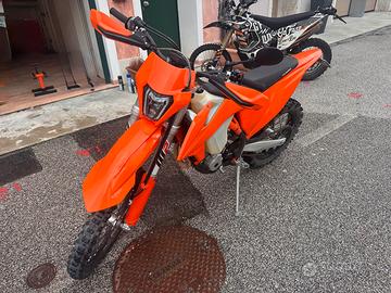 KTM EXC-F 250 2023 - 89 ore - akrapovic -accessori