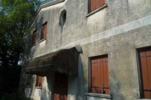 Immobile in asta di 101 m² con 4 locali e posto au