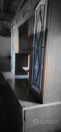 Credenza con vetrinetta
