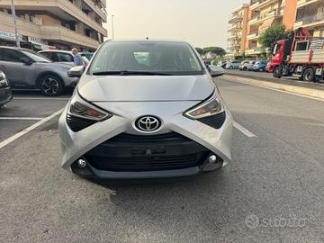 Toyota Aygo Connect 1.0 VVT-i 72 CV 5 porte x-play