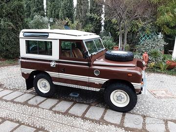 Land Rover Defender 88