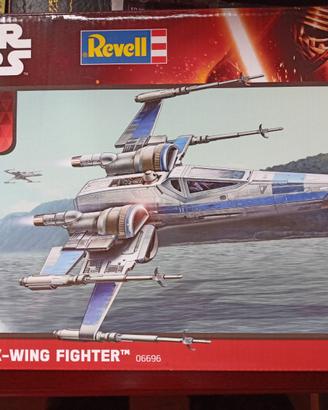 Kit Revell 06696 Star Wars X-Wing Fighter 1/50