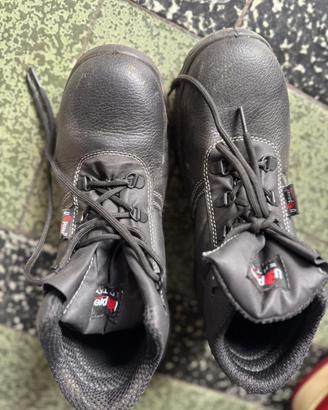 Scarpe antifortunistiche 43