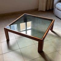 Tavolino con piano in vetro