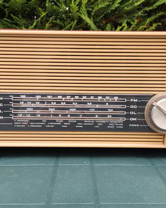 Radio vintage Mivar R-32