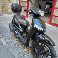 Peugeot Tweet 200 bauletto e gomme nuove