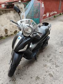 Beverly 350