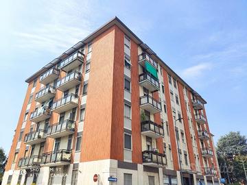 LAMBRATE/ORTICA: 2 LOCALI ULTIMO PIANO CON CUCINA