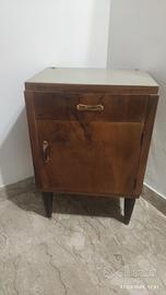 comodino antico inizio 900