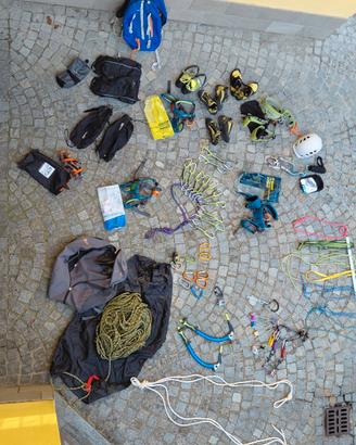 MATERIALE PER ARRAMPICATA E FALESIA