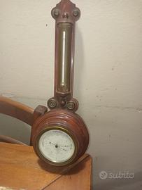 Antico barometro e termometro