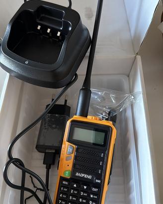 Walkie talkie con caricatore USB