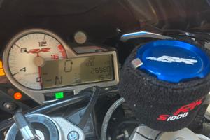 moto sportiva 
