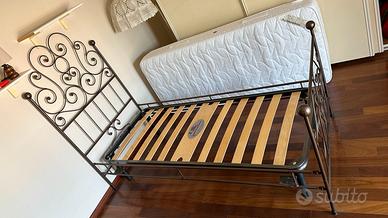 LETTO UNA PIAZZA IN FERRO BATTUTO RESTAURATO
