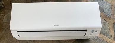"Condizionatore + split pompa di calore Daikin"