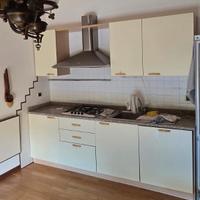 Cucina con piano in granito