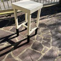 4 Sgabelli in legno verniciato bianco e nero
