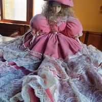 bambola in porcellana grande