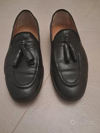 Mocassino in pelle con nappe. Nero n 40