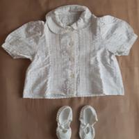 Camicetta in cotone e scarpette a uncinetto 