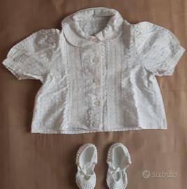 Camicetta in cotone e scarpette a uncinetto 