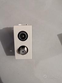 doppia presa antenna con filtro satellitare