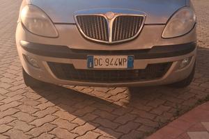 lancia y