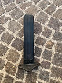 Pedale acceleratore