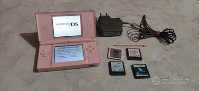 Nintendo DS Lite rosa con giochi e accessori