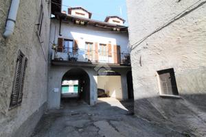 CASA SEMINDIPENDENTE A MONTALTO DORA