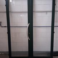 Porta per attività commerciale