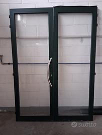 Porta per attività commerciale