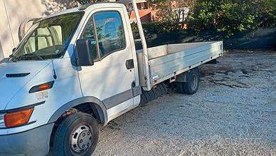 Autocarro Iveco Daily