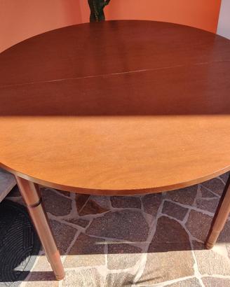 Tavolo in legno 