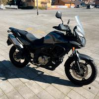 SUZUKI V STROM 650 2015