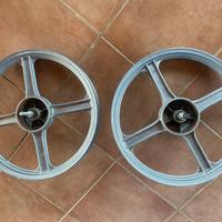 Cerchi in lega venduti separatamente