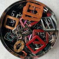 Fibbie nuove in raso e pelle