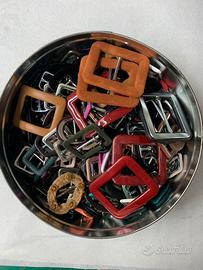 Fibbie nuove in raso e pelle