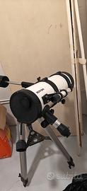 telescopio riflettore Meade con montatura equatori