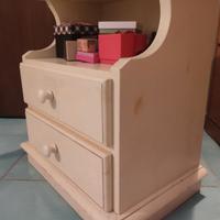 Comodino in legno