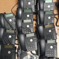 Parecchi telefoni aziendali (leggere bene)