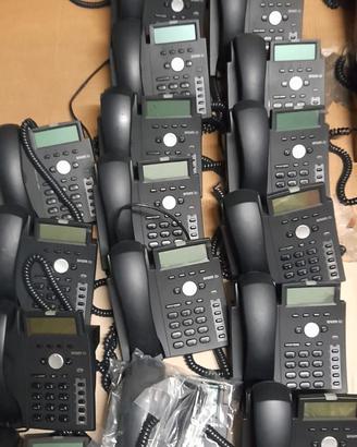 Parecchi telefoni aziendali (leggere bene)
