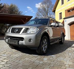 Nissan Navara 2.5 dCi 190CV 4 porte Double Cab LE 